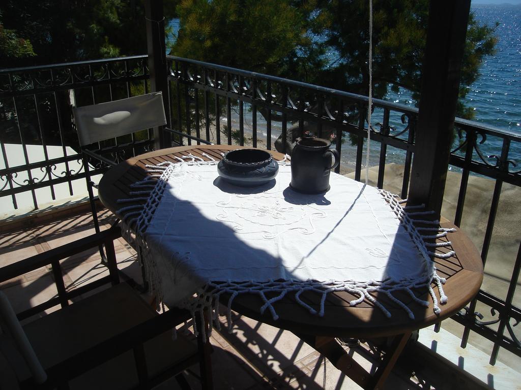 Stelios Seaside House Villa Lefokastro Exterior photo